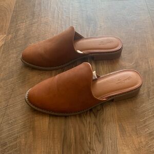 Universal Thread Woman Mule Slide-On Shoe Size 8